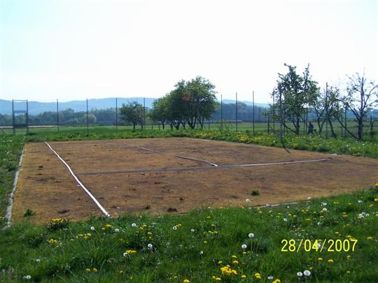Pergola a hřiště