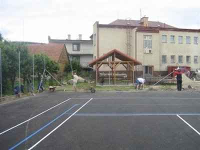 Pergola a hřiště